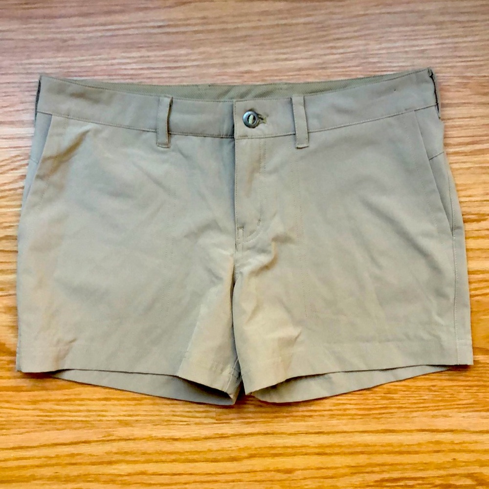 NWT Patagonia khaki shorts 🦥